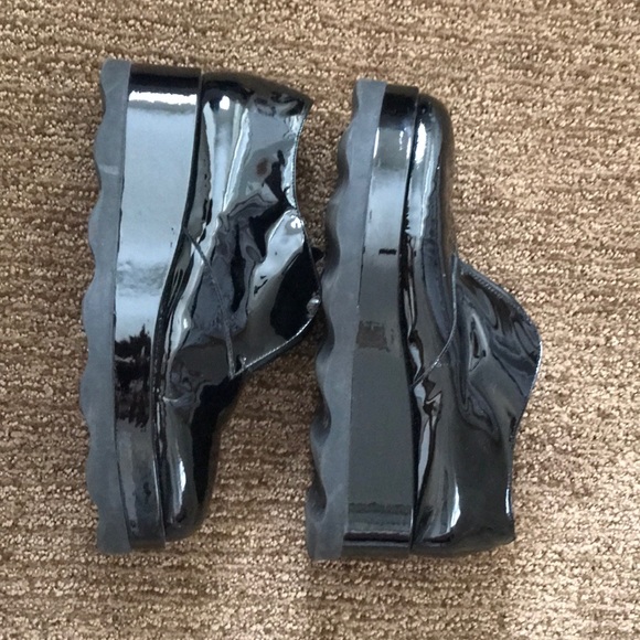 Patent Leather Platforms - Picture 4 of 9